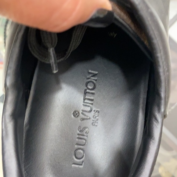 Louis Vuitton - Picture 4 of 6